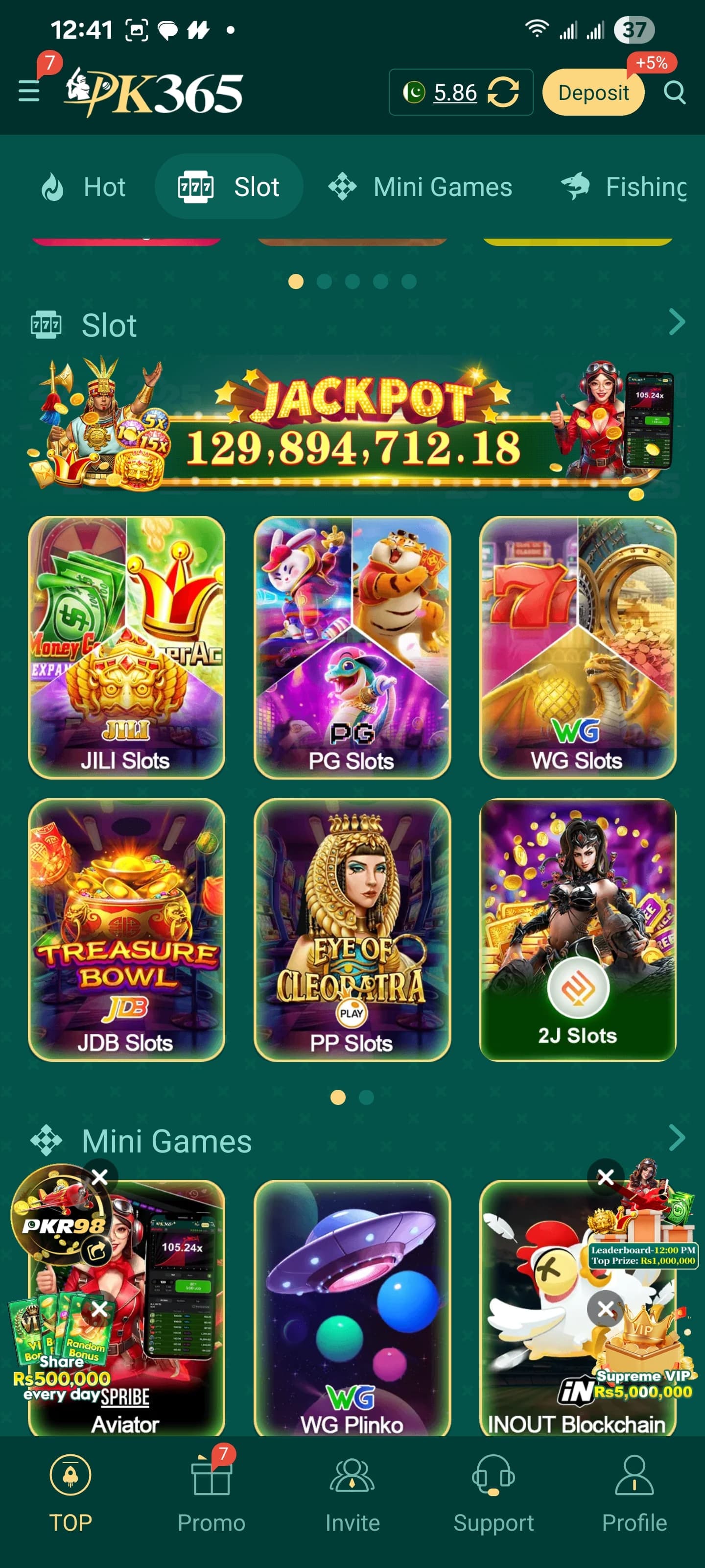 PK365 app home screen showing slot games and live jackpot